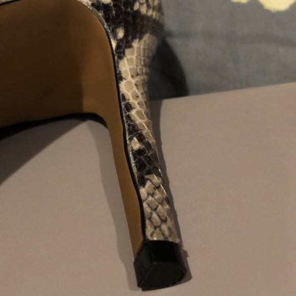 Loft manmade snakeskin print 4” heel SEXY SASSY - Picture 6 of 6